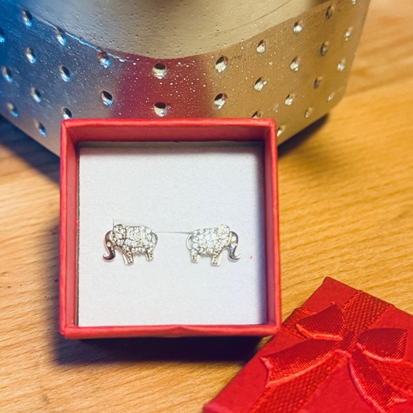 Sterling Silver 925 Elephant Stud Earrings - Picture 2 of 4